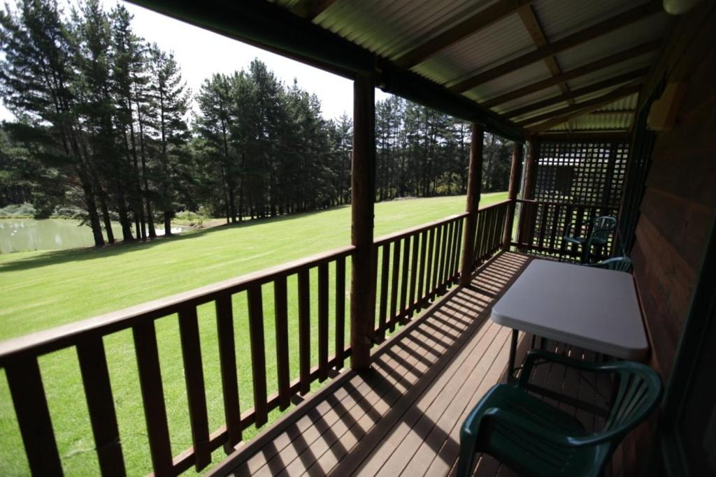 Hawke Brook Chalets Pemberton Bagian luar foto